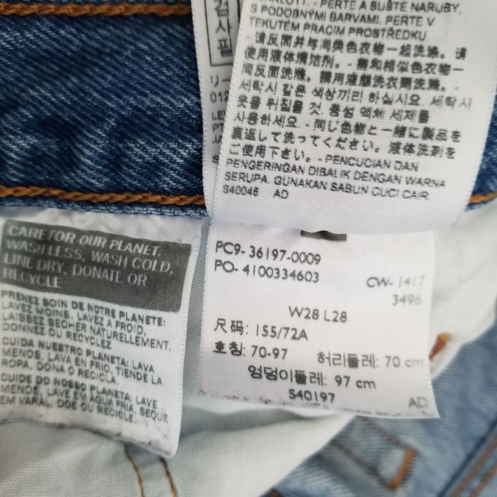 Levis 501 T Size 28 Tapered Leg Jeans Button Fly Distressed Medium Wash - Picture 9 of 10